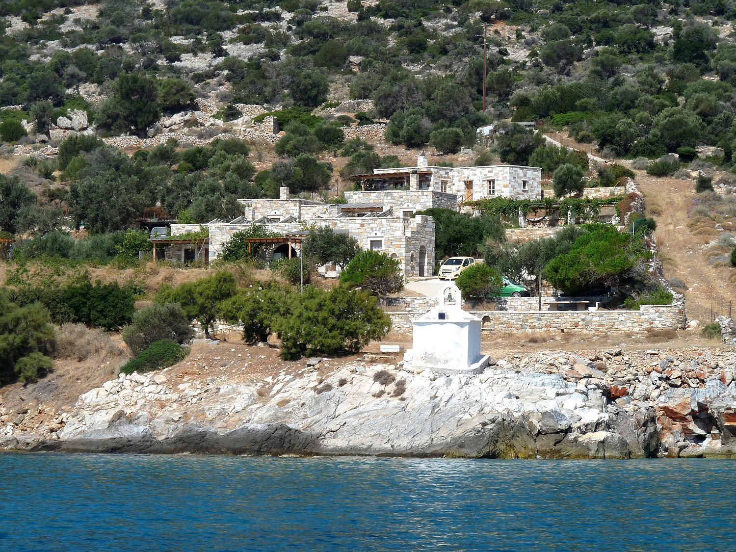 Traditional Stone-built Azalas * Moutsoúna