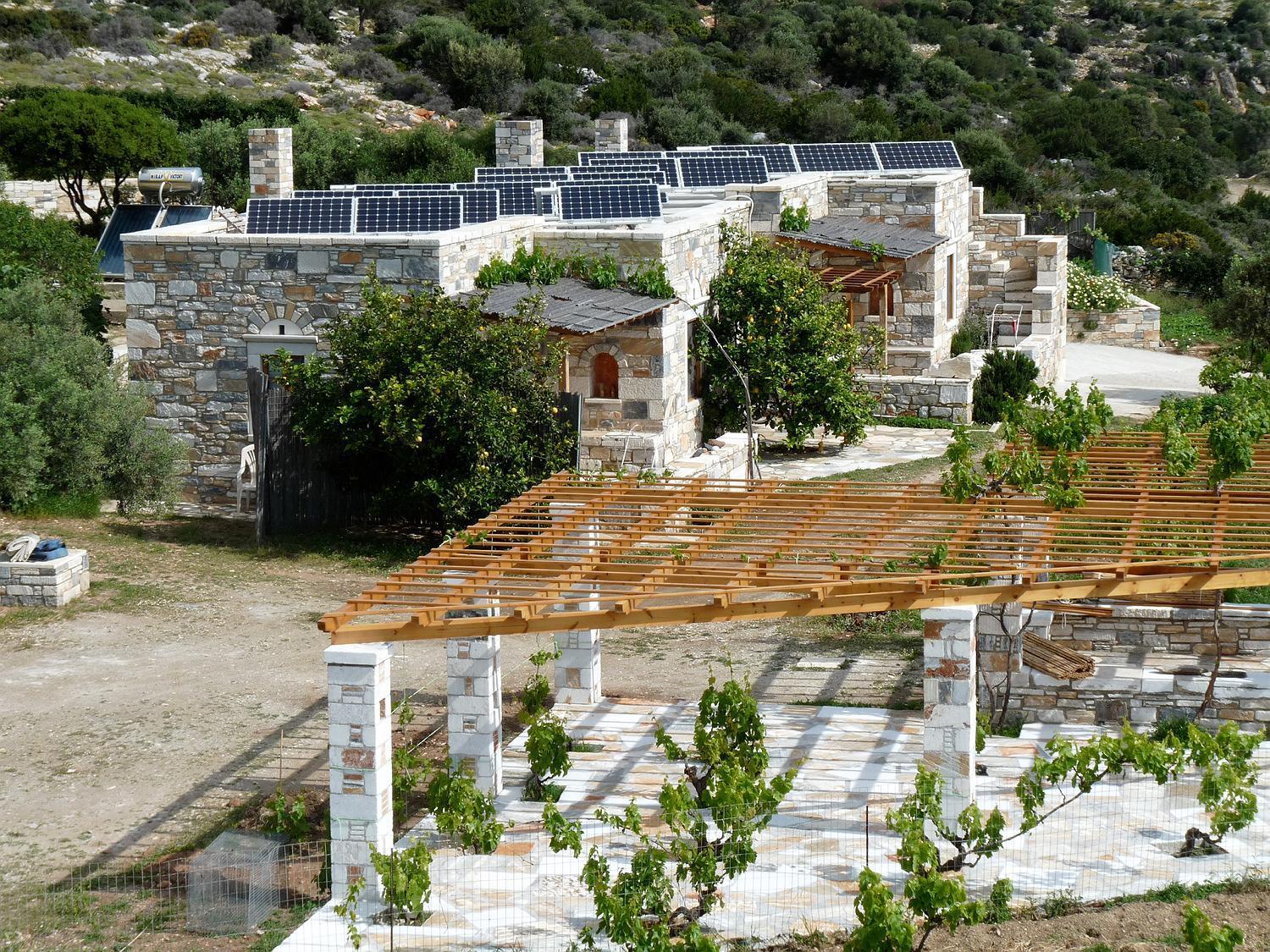 Traditional Stone-built Azalas Appartement *